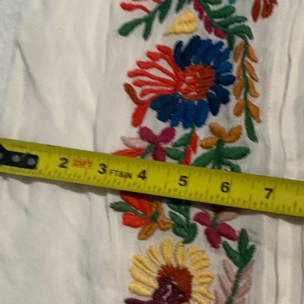 Tru Luxe Jeans Cream Tunic with Colorful Embroidery - Picture 10 of 14